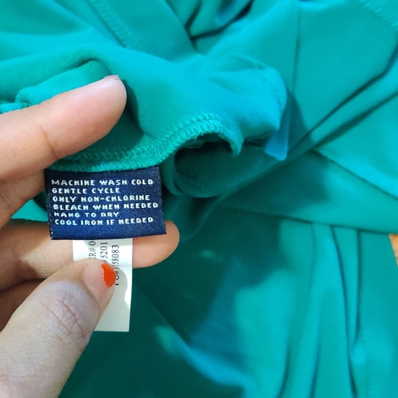 Beautiful green dress - Picture 2 of 4